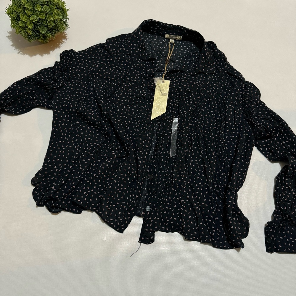 Gimmicks BKE Buckle NwT Navy Blue Printed Long Sleeve‎ Flowy Blouse Top Small
